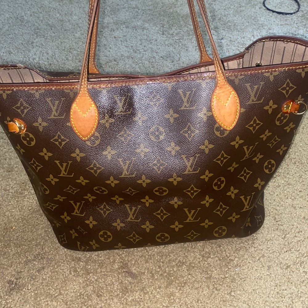 Louis Vuitton neverfull should bag